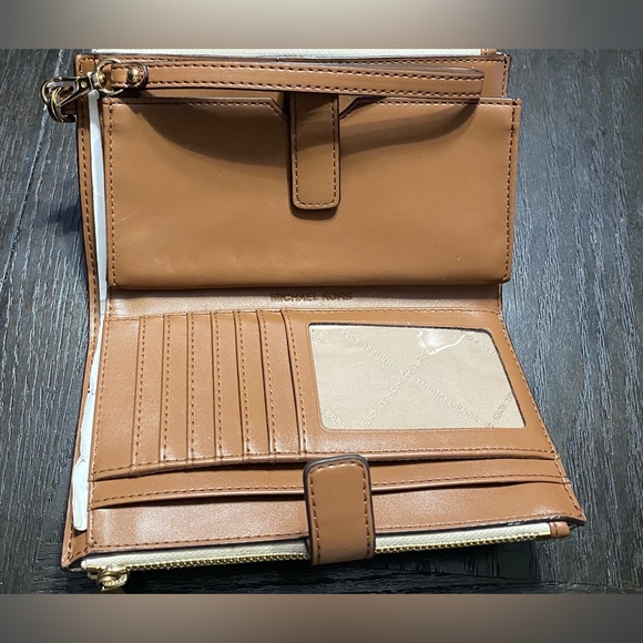 Michael Kors Smartphone Wristlet Wallet - Picture 7 of 10